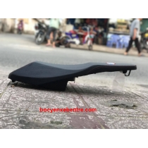 Yên xe vario độ cạnh,Áo thêu lên chỉ đỏ 