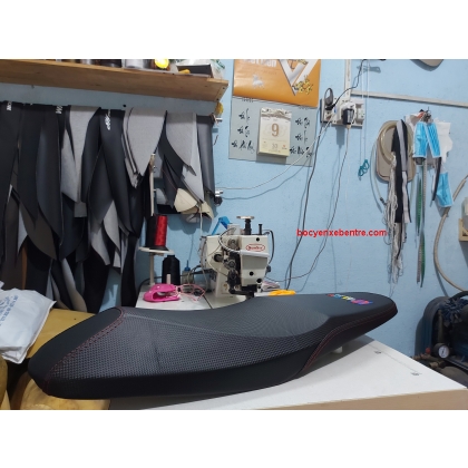 Yên xe Sonic độ cạnh,Áo thêu chữ Thái lên chỉ đỏ 