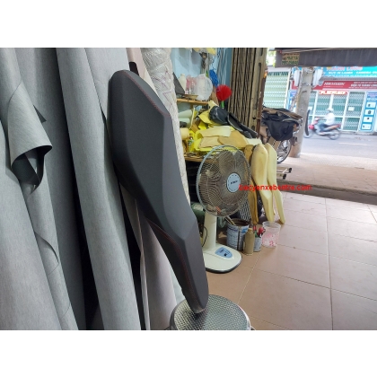 Yên xe Vario gọt cạnh phối chỉ đỏ 